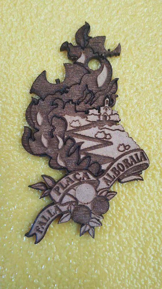 Llavero de madera con grabado personalizado