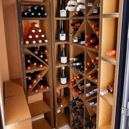 Estantería para botellas de vino fabricada en cartón