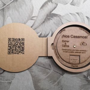 Tarjeta de boda de cartón personalizada